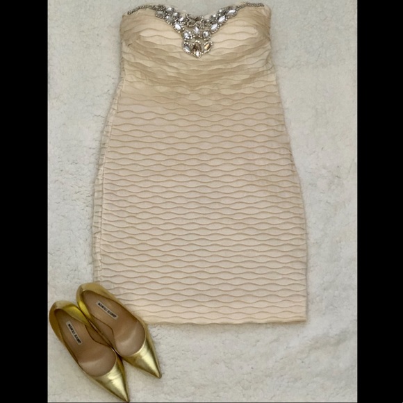 Strapless Sweetheart Dress - Picture 6 of 10